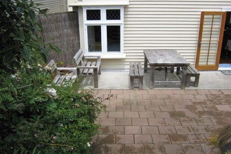 Photo of property in 24 Rolleston Street, Mount Cook, Wellington, 6021