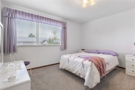 Photo of property in 4 Clendon Place, Manurewa, Auckland, 2102