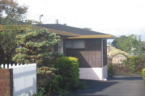 Photo of property in 10 Faith Bullock Place, New Lynn, Auckland, 0600