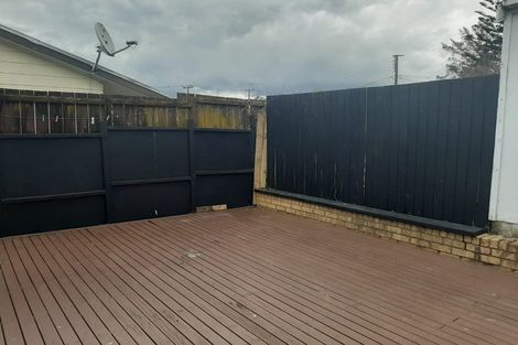 Photo of property in 9 Titirangi Road, New Lynn, Auckland, 0600
