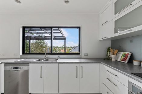 Photo of property in 1/62 Simmental Crescent, Somerville, Auckland, 2014
