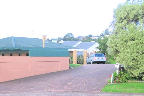 Photo of property in 11 Elgin Place, Red Beach, 0932