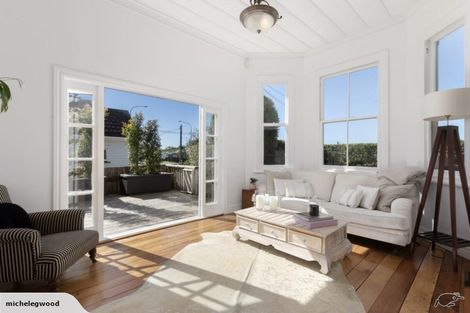 Photo of property in 1/86 Birkenhead Avenue, Birkenhead, Auckland, 0626