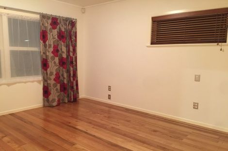 Photo of property in 2/26 Coroglen Avenue, Birkenhead, Auckland, 0626