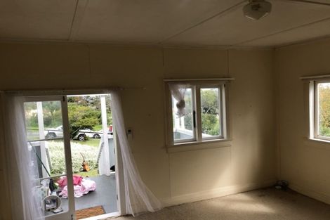 Photo of property in 27a Mangakura Road, Helensville, 0800