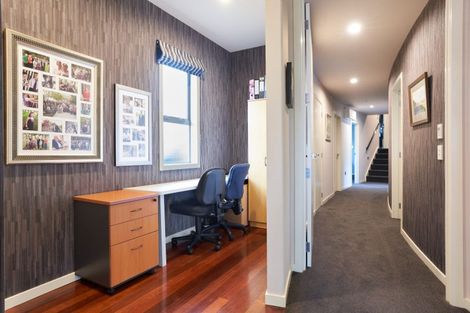 Photo of property in 30 Lowther Place, Taradale, Napier, 4112