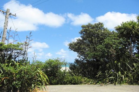Photo of property in 66 Domain Crescent, Muriwai, Waimauku, 0881