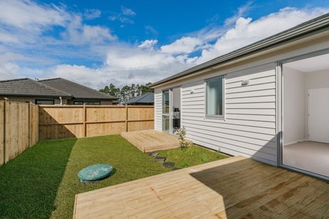 Photo of property in 42 Schoolside Road, Kumeu, 0810