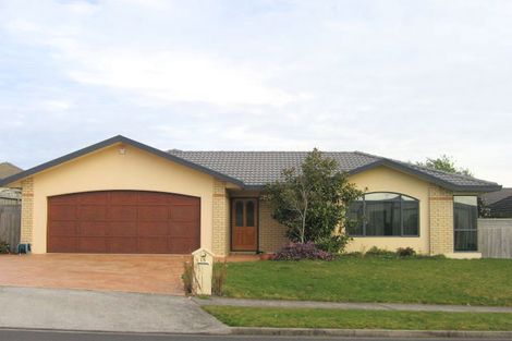 Photo of property in 15 Kilsyth Way, East Tamaki Heights, Auckland, 2016
