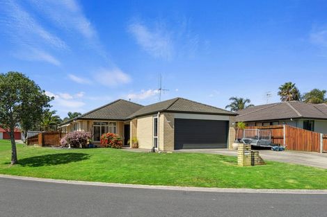 Photo of property in 12 Beachmere Place, Papamoa Beach, Papamoa, 3118