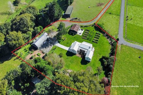 Photo of property in 130 Cross Road, Lepperton, New Plymouth, 4373