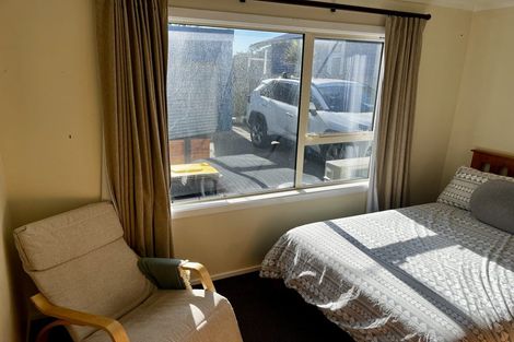 Photo of property in 4/30 Lyall Parade, Lyall Bay, Wellington, 6022