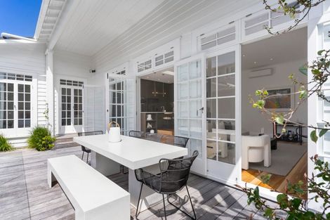 Photo of property in 44 Princes Street, Northcote Point, Auckland, 0627