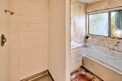Photo of property in 71 Logie Street, Stokes Valley, Lower Hutt, 5019