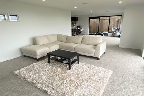 Photo of property in 3d Honeyfield Drive, Whalers Gate, New Plymouth, 4310