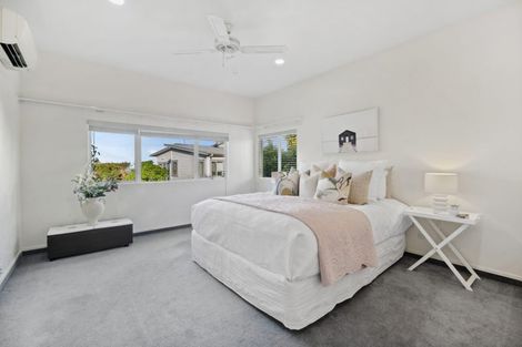 Photo of property in 27c Heathcote Road, Castor Bay, Auckland, 0620