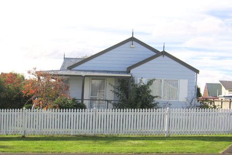 Photo of property in 26 Taioma Crescent, Te Atatu Peninsula, Auckland, 0610