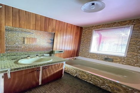 Photo of property in 32 Regency Place, Sunnynook, Auckland, 0632