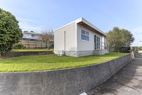 Photo of property in 3 Stuart Place, Blagdon, New Plymouth, 4310