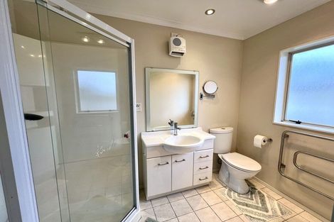 Photo of property in 12 Sheldon Place, Burswood, Auckland, 2013