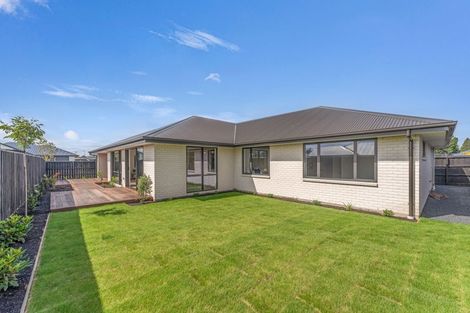 Photo of property in 8 Cam Mill Place, Rangiora, 7400
