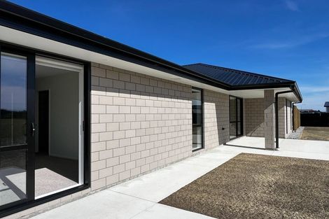 Photo of property in 3 Redwood Park Road, Glenbervie, 0173