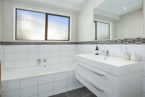 Photo of property in 76 Omapere Street, Whitby, Porirua, 5024