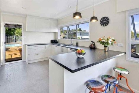 Photo of property in 9 Christensen Place, Forrest Hill, Auckland, 0620