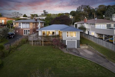 Photo of property in 23 Highland Avenue, Titirangi, Auckland, 0604
