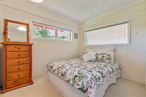 Photo of property in 73a Island Bay Road, Beach Haven, Auckland, 0626