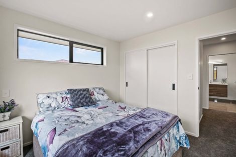 Photo of property in 2b Sandel Rise, Merrilands, New Plymouth, 4312