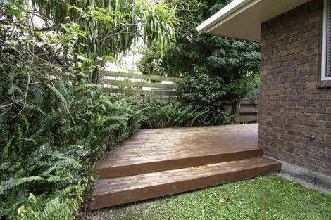 Photo of property in 8a Earl Place, Hokowhitu, Palmerston North, 4410