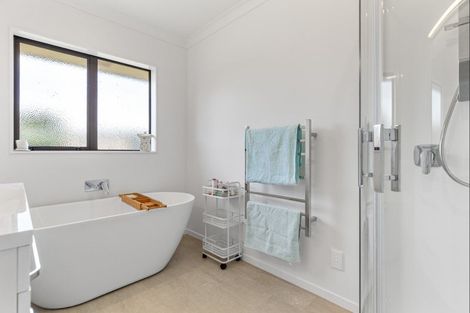 Photo of property in 8 Faydon Close, Ohau, Levin, 5570