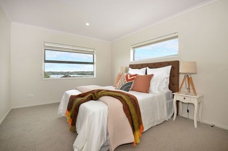 Photo of property in 3 Karauria Lane, Orewa, 0931