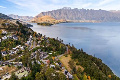 Photo of property in 2/83 Arawata Terrace, Sunshine Bay, Queenstown, 9300