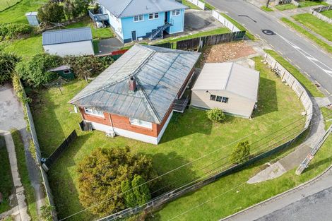 Photo of property in 28 Durham Street, Cannons Creek, Porirua, 5024