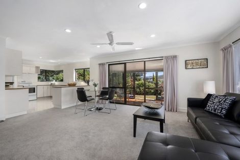 Photo of property in 30f4- King Street, Ebdentown, Upper Hutt, 5018
