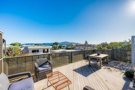 Photo of property in 118 Seaview Road, Paraparaumu Beach, Paraparaumu, 5032