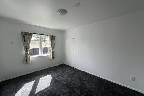 Photo of property in 13 Hellyers Street, Birkdale, Auckland, 0626