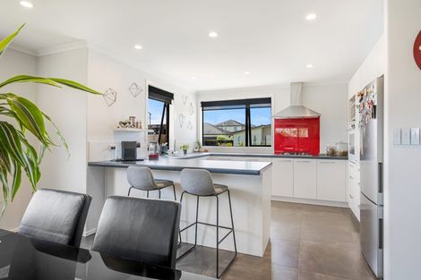 Photo of property in 8 Remana Crescent, Huapai, Kumeu, 0810