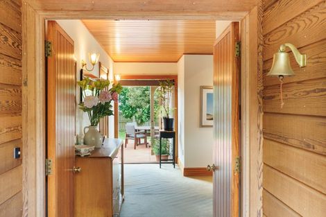 Photo of property in 96 Clifton Terrace, Fitzherbert, Palmerston North, 4410