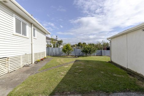 Photo of property in 55 Banks Street, Marfell, New Plymouth, 4310