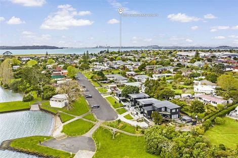 Photo of property in 12b Chapman Road, Te Atatu Peninsula, Auckland, 0610