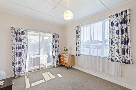 Photo of property in 11a Queen Street, Waitara, 4320
