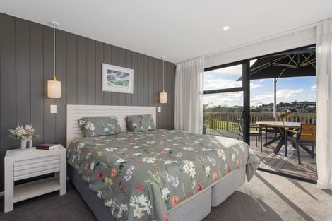 Photo of property in 37 Ridge Drive, Omokoroa, 3114