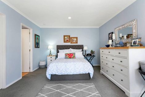 Photo of property in 4 Mullagh Place, East Tamaki Heights, Auckland, 2016