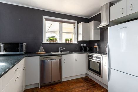 Photo of property in 3 Woburn Place, Takaro, Palmerston North, 4412