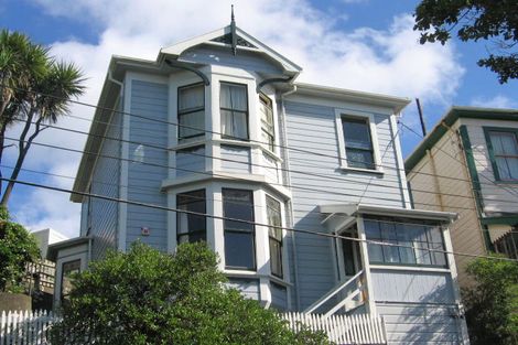 Photo of property in 10 Myrtle Crescent, Mount Cook, Wellington, 6021