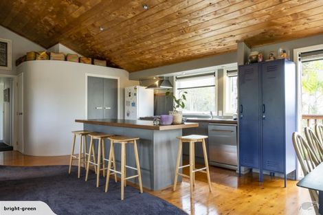 Photo of property in 137 Matipo Road, Te Atatu Peninsula, Auckland, 0610