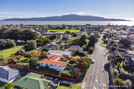 Photo of property in 18 Martin Road, Paraparaumu Beach, Paraparaumu, 5032